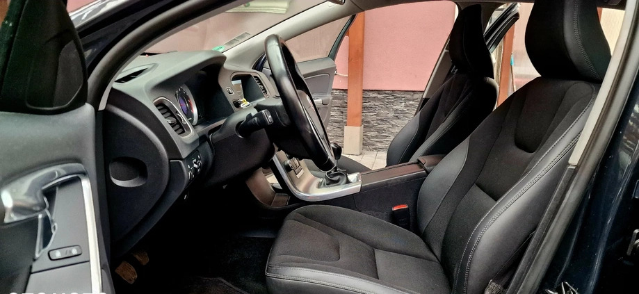 Volvo V60 cena 32999 przebieg: 220000, rok produkcji 2013 z Lubycza Królewska małe 667